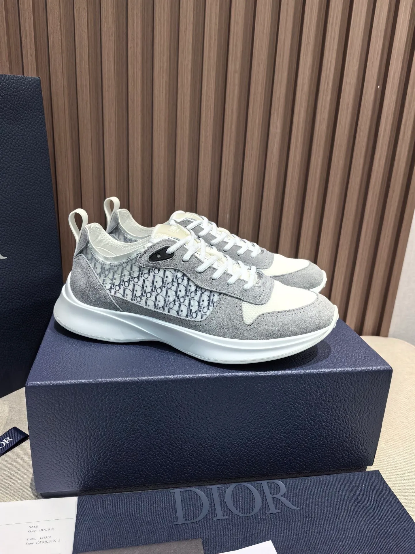 Factory price: 440💰 🔍Top purchasing agent🇮🇹 Dior's super-popular sports shoes, popular for street men, are synchronized with the new product counters. The uppers are made of Italian original imported cowhide and matched with D's customized fabrics. It is a must-have for fashionistas. The complex craftsmanship is perfectly reproduced. Imported soft cowhide foot pads, soles: original soles specially provided by the original factory, exclusive movable molded soles are super comfortable, original factory follow-up goods, 🔍🔍high quality, you can enter and exit the counter at will, welcome to compare, code number 38-45 (46 can be customized and cannot be returned or exchanged)